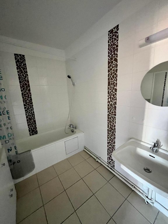 APPARTEMENT T3 A LOUER - ST ETIENNE - 75.97 m2 - 787 &euro; charges comprises par mois