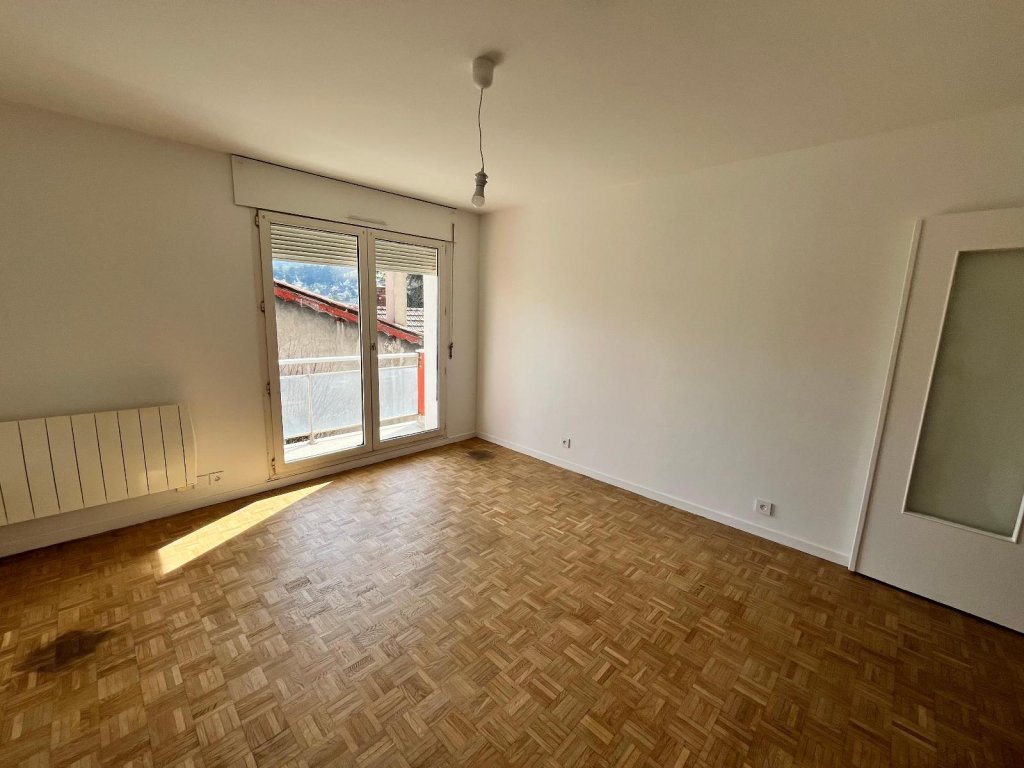 APPARTEMENT T3 A LOUER - ST ETIENNE - 60.51 m2 - 630 &euro; charges comprises par mois