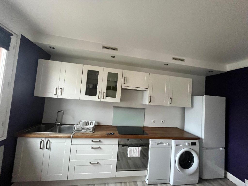 APPARTEMENT T3 A LOUER - ST ETIENNE - 65.55 m2 - 645 &euro; charges comprises par mois