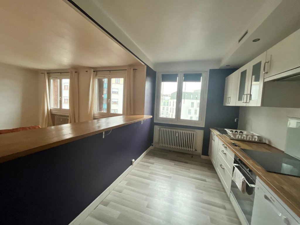 APPARTEMENT T3 A LOUER - ST ETIENNE - 65.55 m2 - 645 &euro; charges comprises par mois
