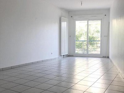 APPARTEMENT T3 A LOUER - ST ETIENNE - 75 m2 - 778 € charges comprises par mois