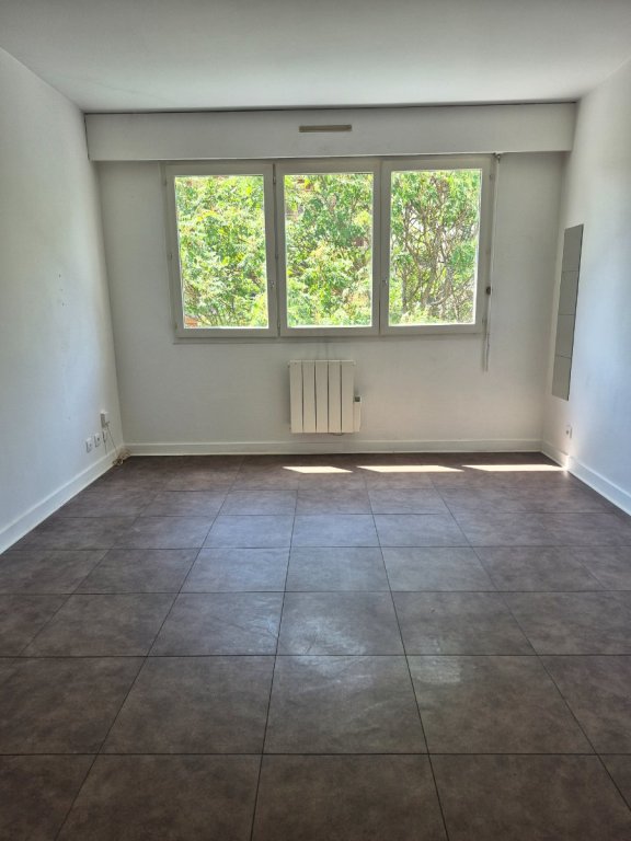 APPARTEMENT T3 A LOUER - ST ETIENNE TREFILERIE - 48.17 m2 - 691 &euro; charges comprises par mois