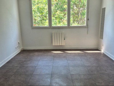 APPARTEMENT T3 A LOUER - ST ETIENNE TREFILERIE - 48.17 m2 - 691 &euro; charges comprises par mois
