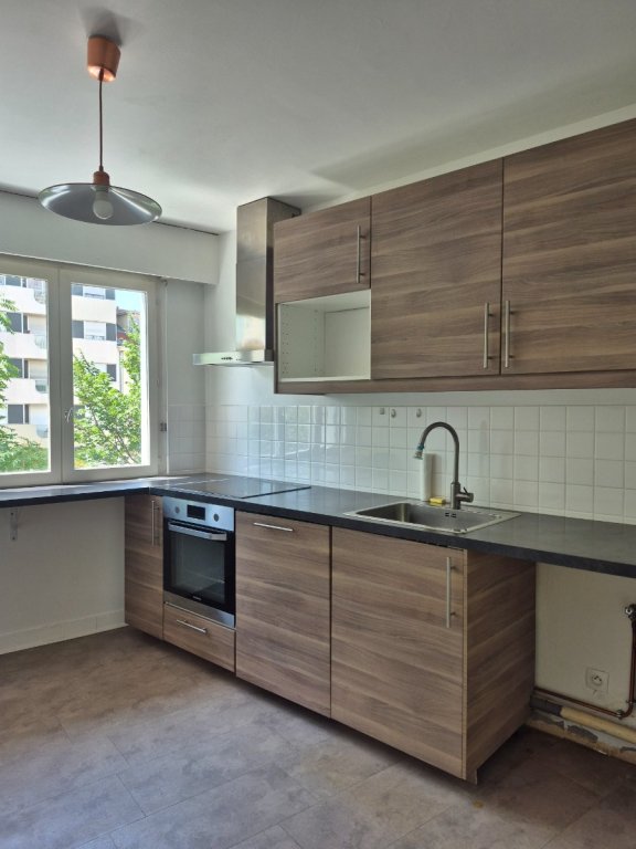 APPARTEMENT T3 A LOUER - ST ETIENNE TREFILERIE - 48.17 m2 - 691 &euro; charges comprises par mois
