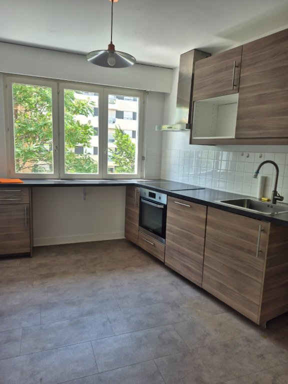 APPARTEMENT T3 A LOUER - ST ETIENNE TREFILERIE - 48.17 m2 - 691 &euro; charges comprises par mois