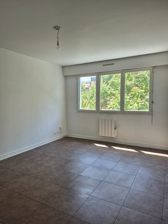 APPARTEMENT T3 A LOUER - ST ETIENNE TREFILERIE - 48.17 m2 - 691 &euro; charges comprises par mois
