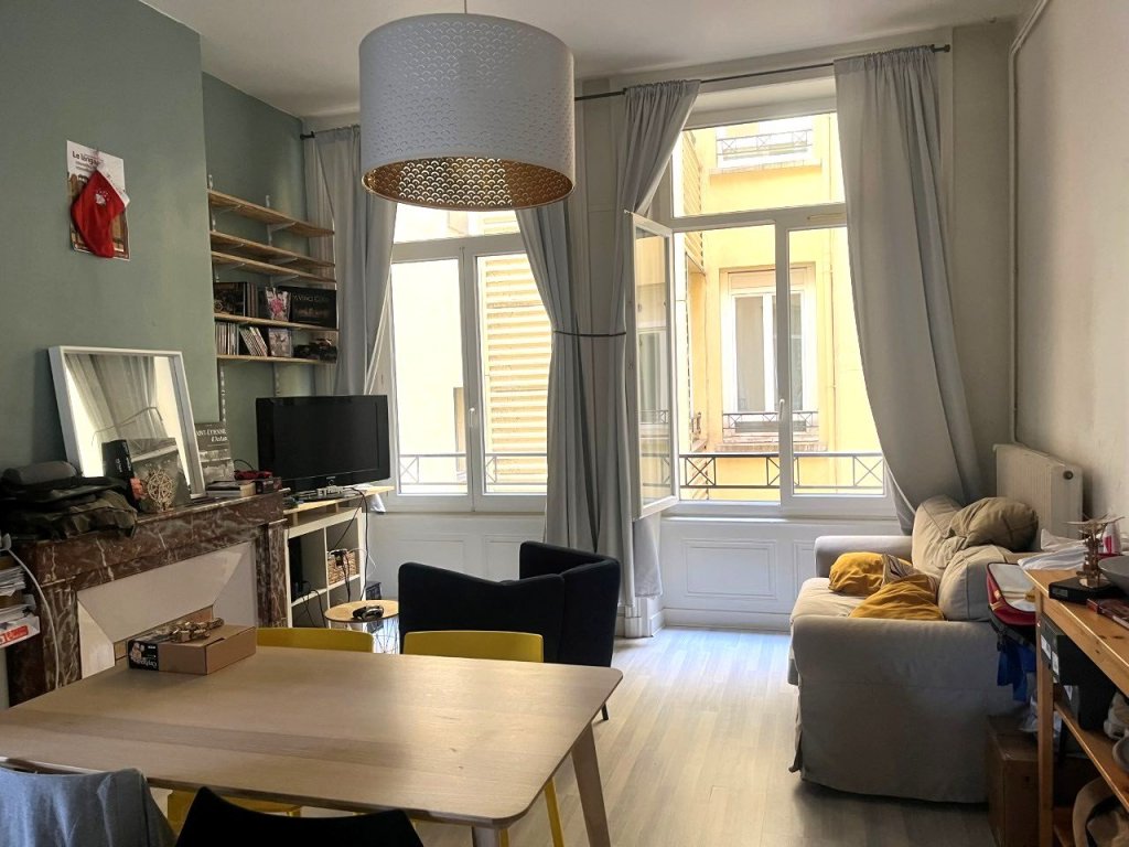 APPARTEMENT T3 A VENDRE - ST ETIENNE HYPER CENTRE VILLE - 57.3 m2 - 89 000 &euro;
