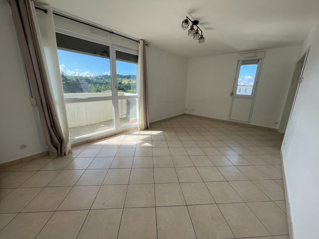 APPARTEMENT T3 A VENDRE - ST ETIENNE - 80.4 m2 - 95 000 &euro;