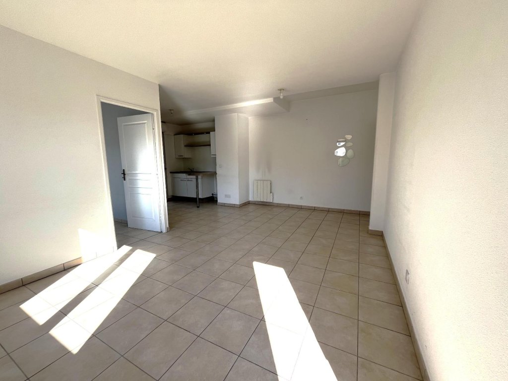 APPARTEMENT T3 A VENDRE - ST ETIENNE - 62.6 m2 - 99 000 &euro;
