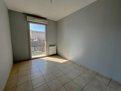 APPARTEMENT T3 A VENDRE - ST ETIENNE - 62.6 m2 - 99 000 €
