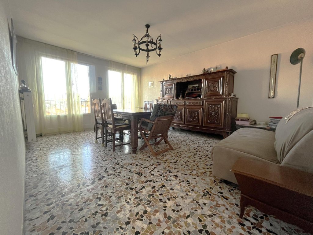 APPARTEMENT T3 A VENDRE - ST ETIENNE - 71.9 m2 - 60 000 &euro;