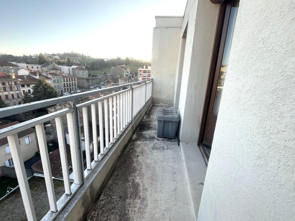 APPARTEMENT T3 A VENDRE - ST ETIENNE - 71.9 m2 - 60 000 &euro;