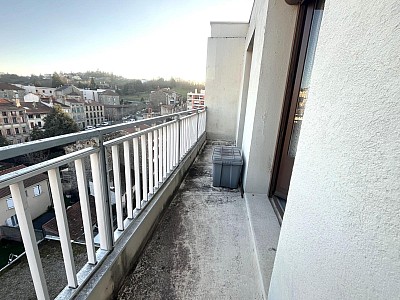 APPARTEMENT T3 A VENDRE - ST ETIENNE - 71.9 m2 - 60 000 €