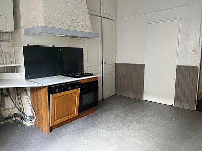 APPARTEMENT T3 A VENDRE - ST ETIENNE Centre Ville - 99.59 m2 - 85 000 €