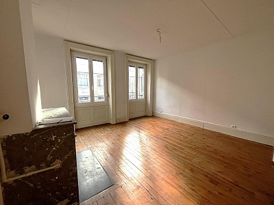 APPARTEMENT T3 A VENDRE - ST ETIENNE Centre Ville - 99.59 m2 - 85 000 €