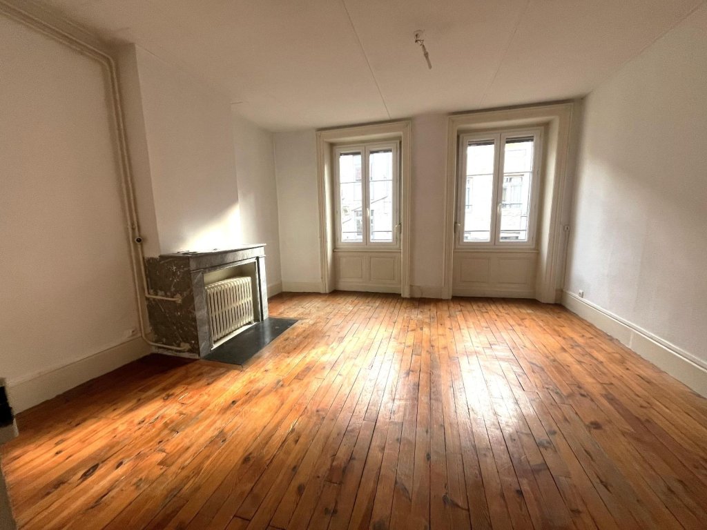 APPARTEMENT T3 A VENDRE - ST ETIENNE Centre Ville - 99.59 m2 - 85 000 &euro;