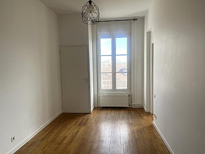 APPARTEMENT T3 A VENDRE - ST ETIENNE Centre Ville - 99.66 m2 - 150 000 €