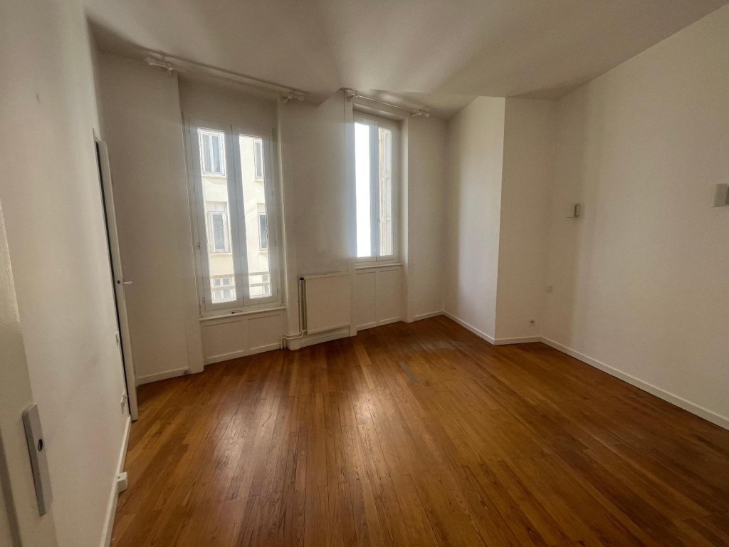APPARTEMENT T3 A VENDRE - ST ETIENNE Centre Ville - 99.66 m2 - 150 000 &euro;