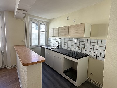 APPARTEMENT T4 A LOUER - ST ETIENNE Centre Deux-Trefilerie - 77.65 m2 - 670 &euro; charges comprises par mois