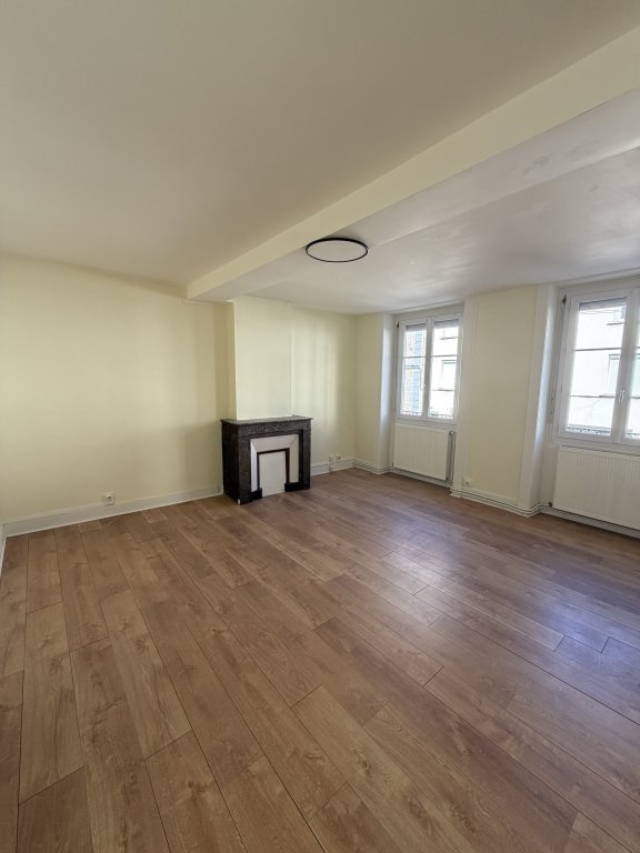 APPARTEMENT T4 A LOUER - ST ETIENNE Centre Deux-Trefilerie - 77.65 m2 - 670 &euro; charges comprises par mois