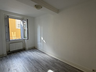 APPARTEMENT T4 A LOUER - ST ETIENNE Centre Deux-Trefilerie - 77.65 m2 - 670 &euro; charges comprises par mois