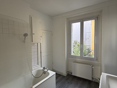 APPARTEMENT T4 A LOUER - ST ETIENNE Centre Deux-Trefilerie - 77.65 m2 - 670 &euro; charges comprises par mois