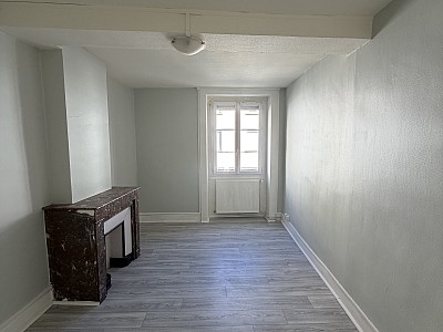 APPARTEMENT T4 A LOUER - ST ETIENNE Centre Deux-Trefilerie - 77.65 m2 - 670 &euro; charges comprises par mois