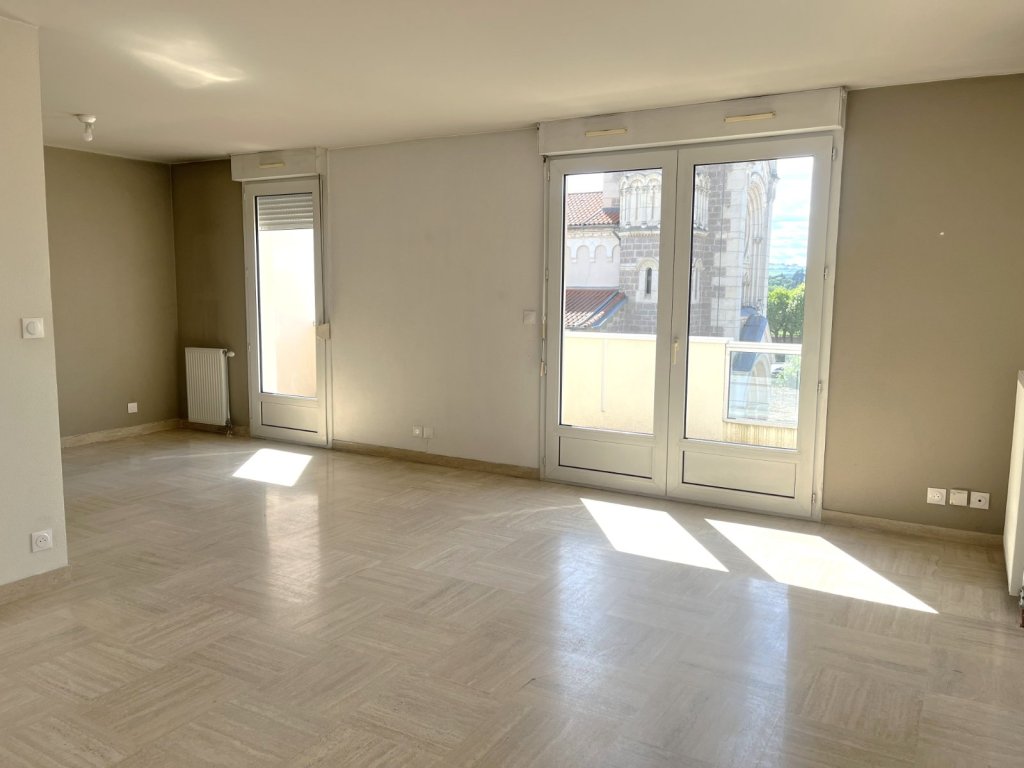 APPARTEMENT T4 A VENDRE - L ETRAT Centre - 92.68 m2 - 220 000 &euro;