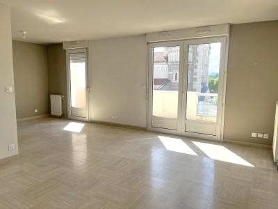 APPARTEMENT T4 A VENDRE - L ETRAT Centre - 92.68 m2 - 220 000 &euro;