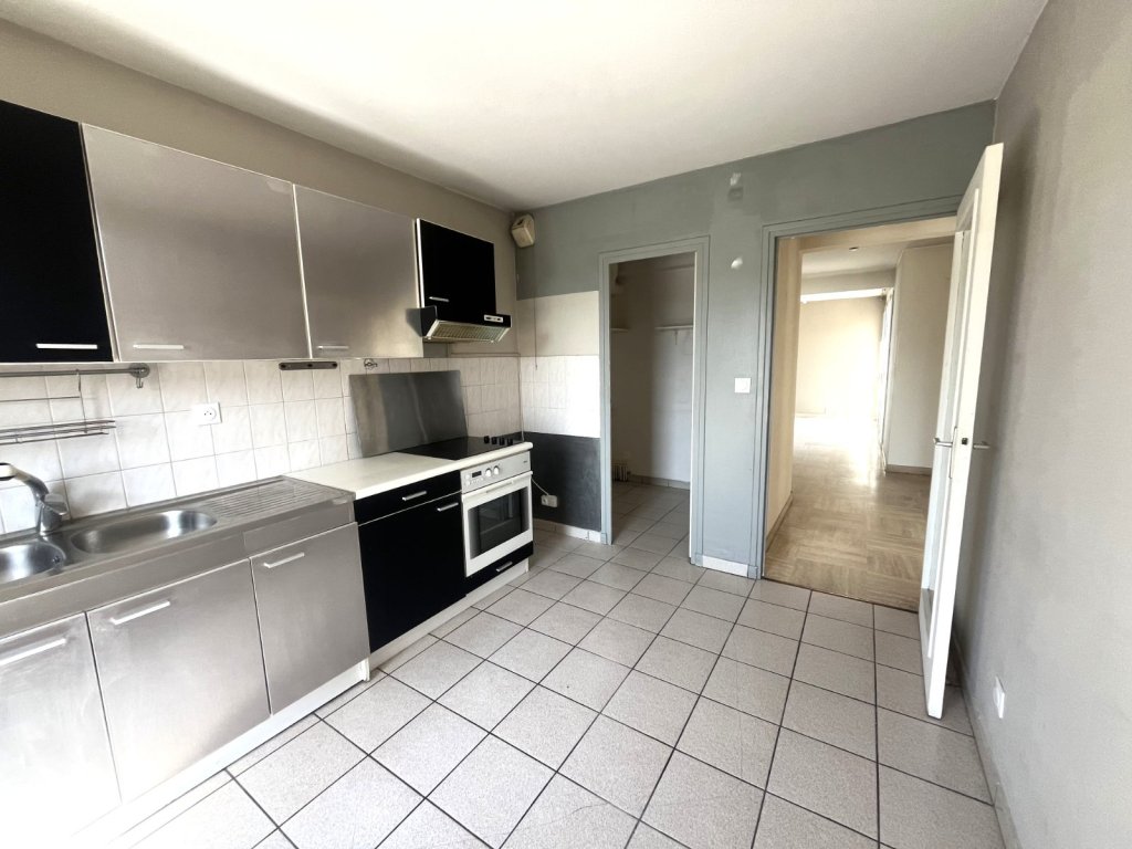 APPARTEMENT T4 A VENDRE - L ETRAT Centre - 92.68 m2 - 220 000 &euro;