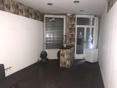 Local commercial / professionnel / studio A VENDRE - ST ETIENNE centre ville - 92.95 m2 - 55 000 &euro;