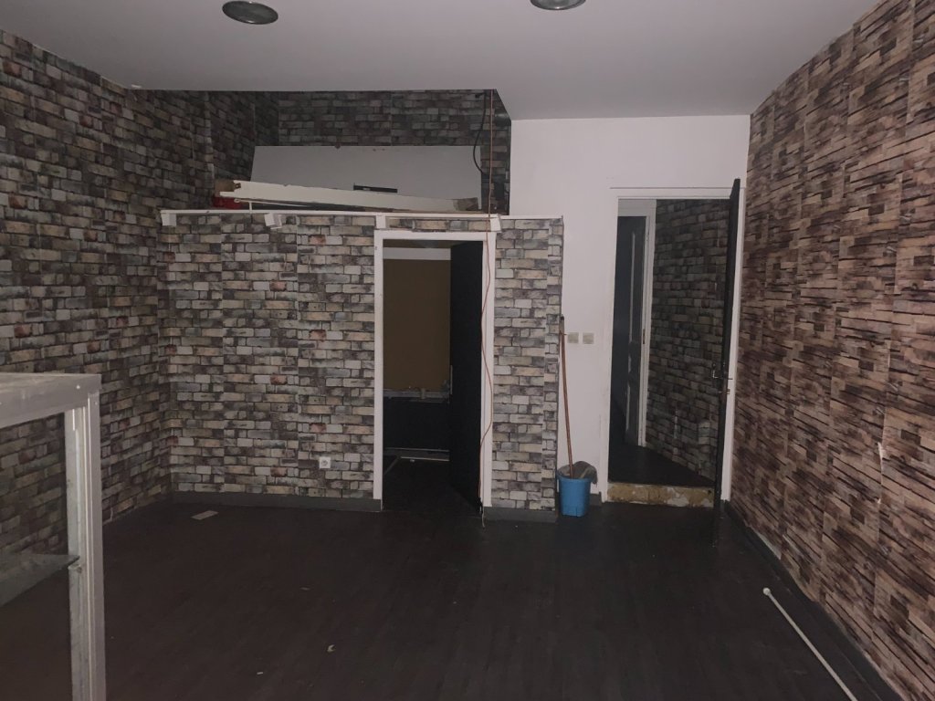 Local commercial / professionnel / studio A VENDRE - ST ETIENNE centre ville - 92.95 m2 - 55 000 &euro;