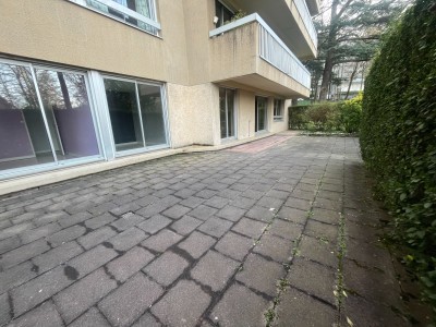 APPARTEMENT T4 A VENDRE - ST ETIENNE PORTAIL ROUGE - 114.45 m2 - 215 000 €