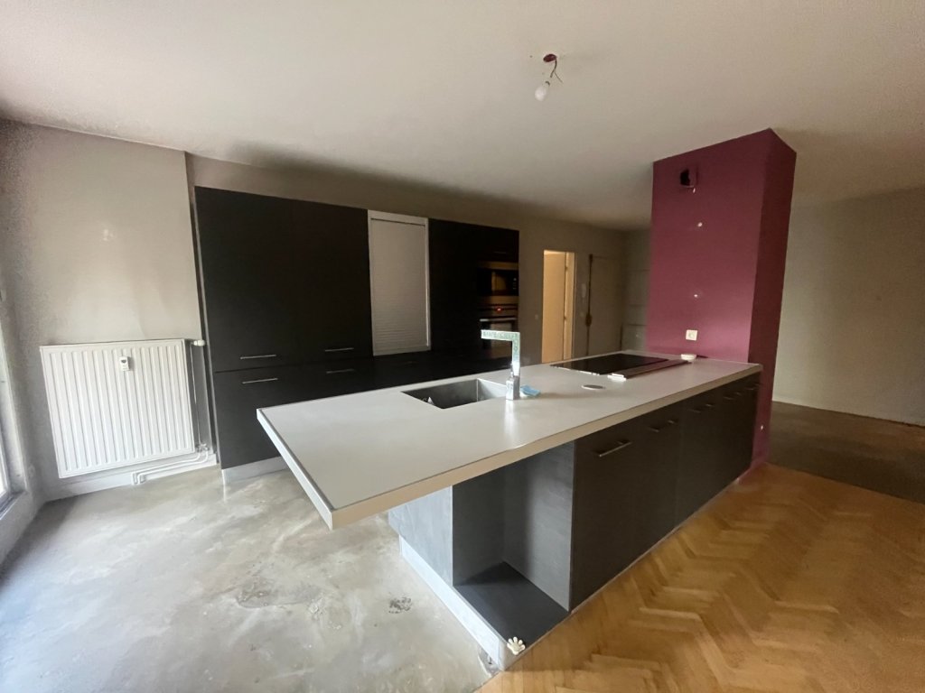 APPARTEMENT T4 A VENDRE - ST ETIENNE PORTAIL ROUGE - 114.45 m2 - 215 000 &euro;