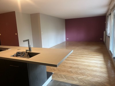 APPARTEMENT T4 A VENDRE - ST ETIENNE PORTAIL ROUGE - 114.45 m2 - 215 000 €