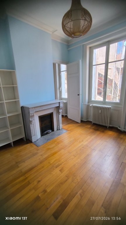 APPARTEMENT T5 A LOUER - ST ETIENNE hyper centre - 191.03 m2 - 1 170 &euro; charges comprises par mois