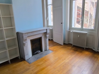 APPARTEMENT T5 A LOUER - ST ETIENNE hyper centre - 191.03 m2 - 1 170 &euro; charges comprises par mois