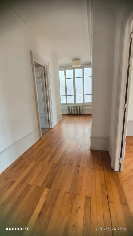 APPARTEMENT T5 A LOUER - ST ETIENNE hyper centre - 191.03 m2 - 1 170 &euro; charges comprises par mois