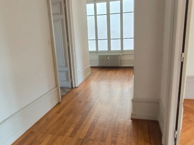 APPARTEMENT T5 A LOUER - ST ETIENNE hyper centre - 191.03 m2 - 1 170 &euro; charges comprises par mois