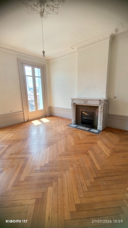 APPARTEMENT T5 A LOUER - ST ETIENNE hyper centre - 191.03 m2 - 1 170 &euro; charges comprises par mois