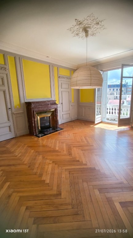 APPARTEMENT T5 A LOUER - ST ETIENNE hyper centre - 191.03 m2 - 1 170 &euro; charges comprises par mois