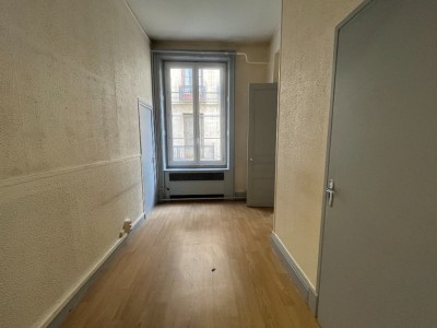 APPARTEMENT T8 A VENDRE - ST ETIENNE - 174.4 m2 - 135 000 €