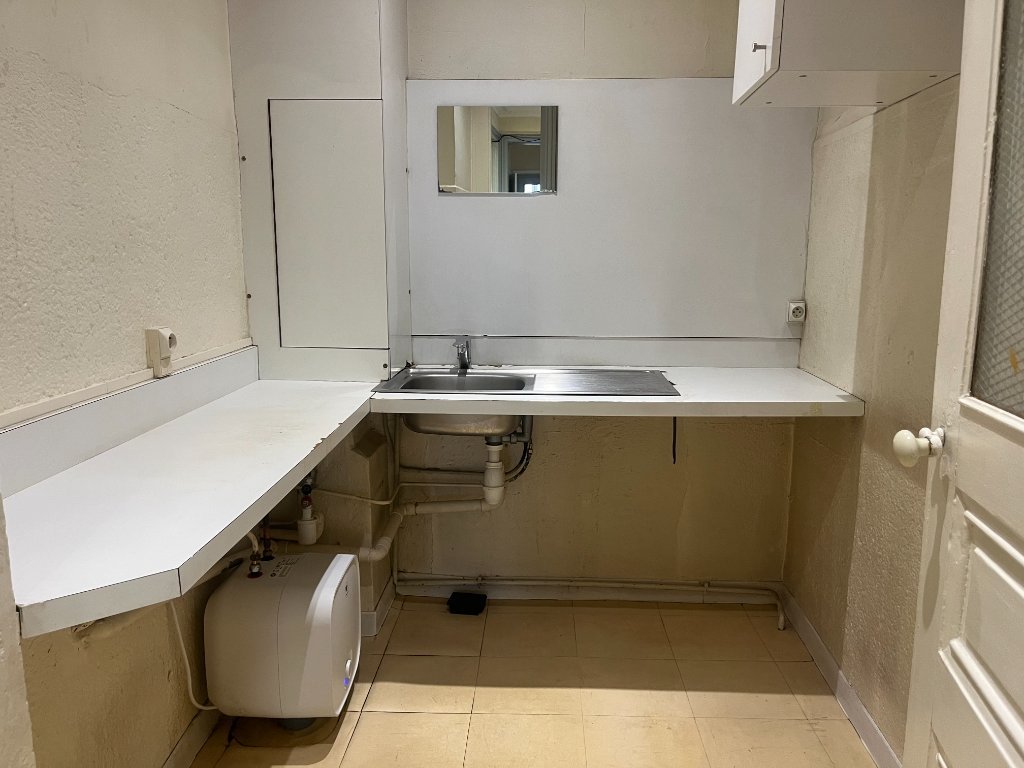 APPARTEMENT T8 A VENDRE - ST ETIENNE - 174.4 m2 - 135 000 &euro;