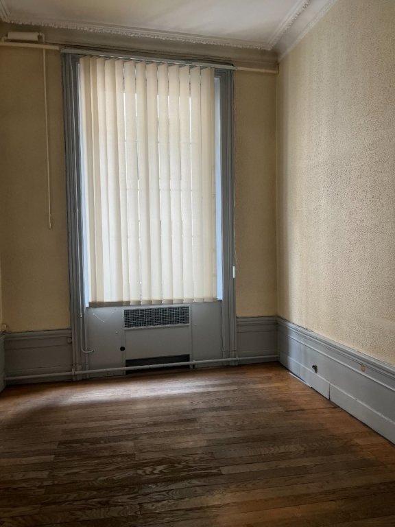 APPARTEMENT T8 A VENDRE - ST ETIENNE - 174.4 m2 - 135 000 &euro;