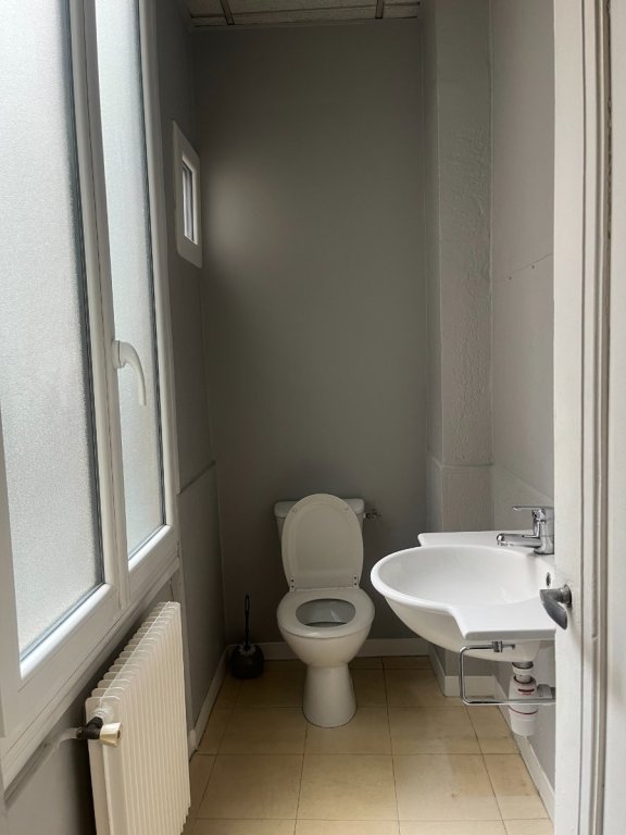 APPARTEMENT T8 A VENDRE - ST ETIENNE - 174.4 m2 - 135 000 &euro;